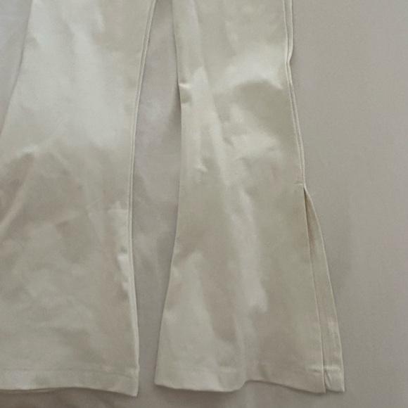 White cross cross legging with bottom slits - Picture 6 of 7